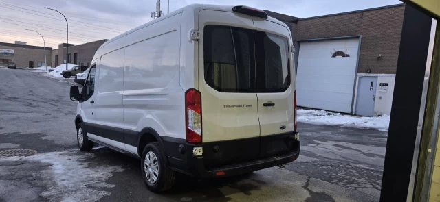 Ford 1 Ton Pickup T-250 148" Med Rf 9000 GVWR Sliding RH Dr 2019