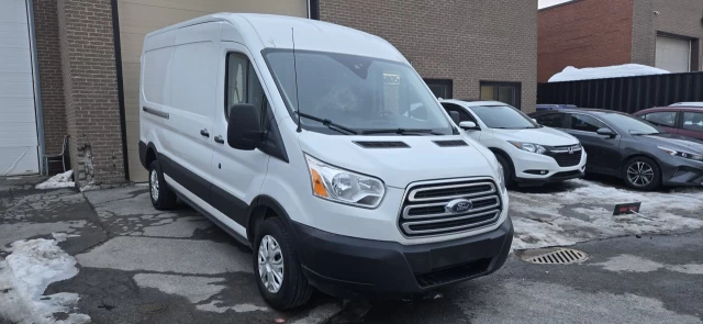 Ford 1 Ton Pickup T-250 148" Med Rf 9000 GVWR Sliding RH Dr 2019
