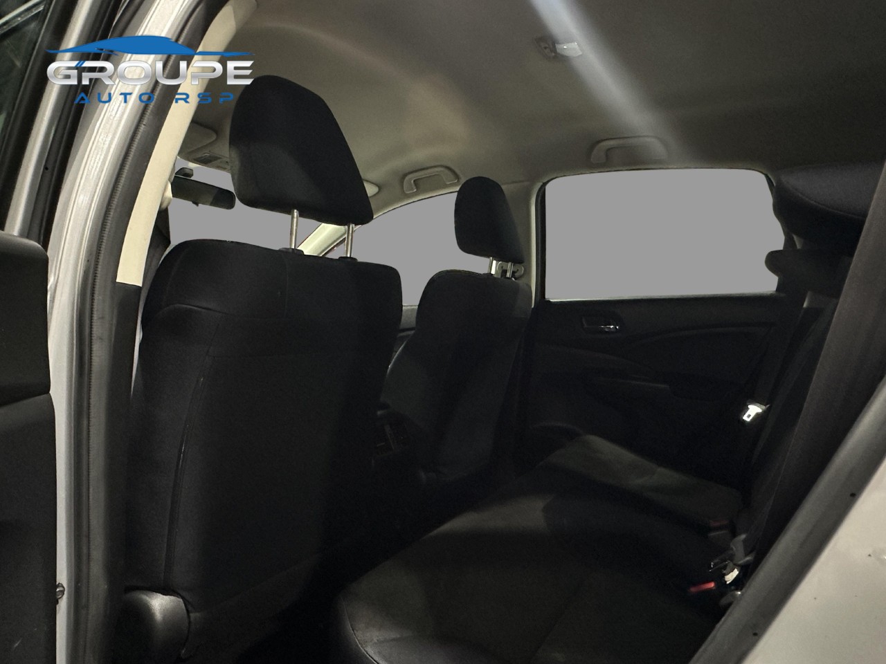 2016 Honda CR-V SE Main Image